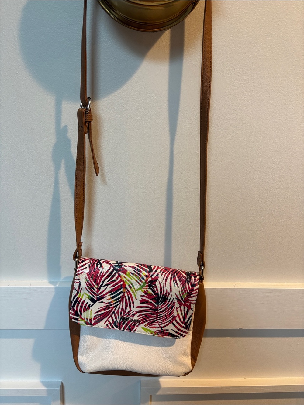 VTG Nine West crossbody tropical leather bag